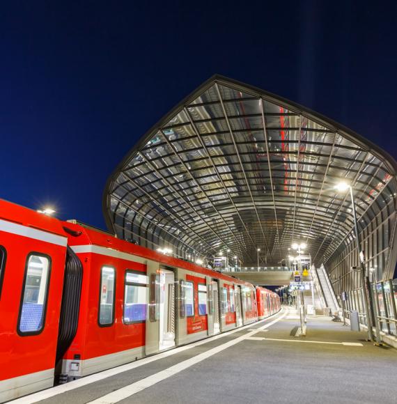 Deutsche Bahn trial energy-saving digital signaling system in Hamburg