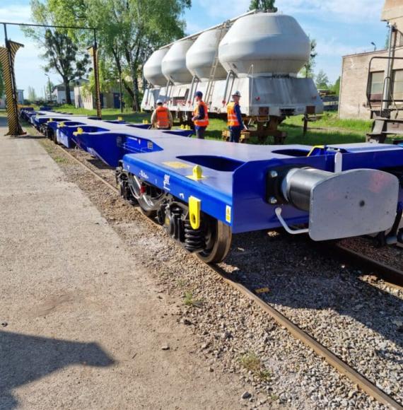 GB Railfreight take delivery of 100 new intermodal wagons