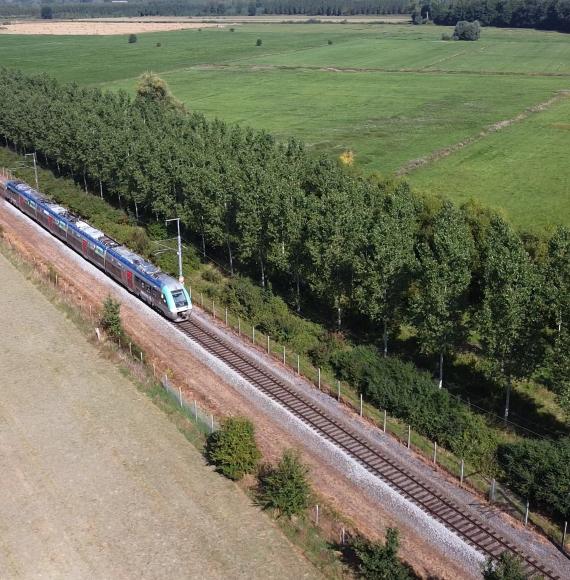 SNCF and Alstom unveil first battery-powered trains for five regions in France