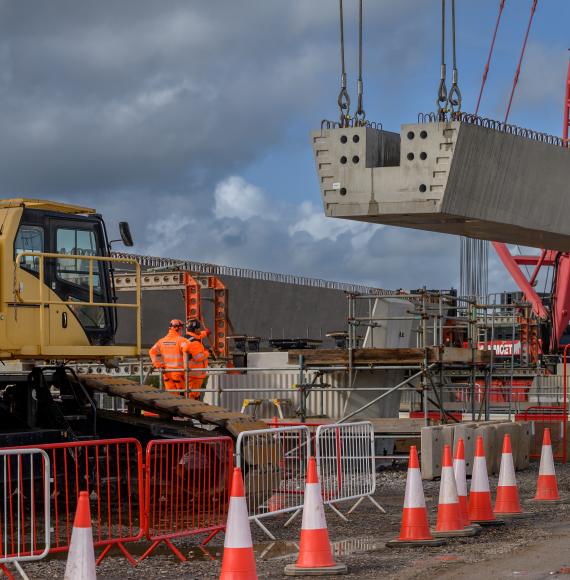 HS2 Begins Lifting Giant Beams for UK's First Pre-Fabricated Viaduct