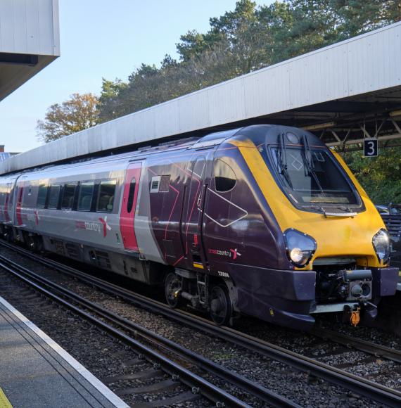 Class 221 super voyager Cross Country train at platform