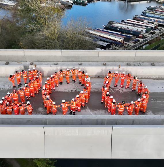 HS2 celebrates Railway 200 at newly built Colne Valley Viaduct (credit HS2)_cropped