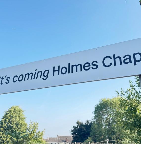 Holmes Chapel Temp Sign
