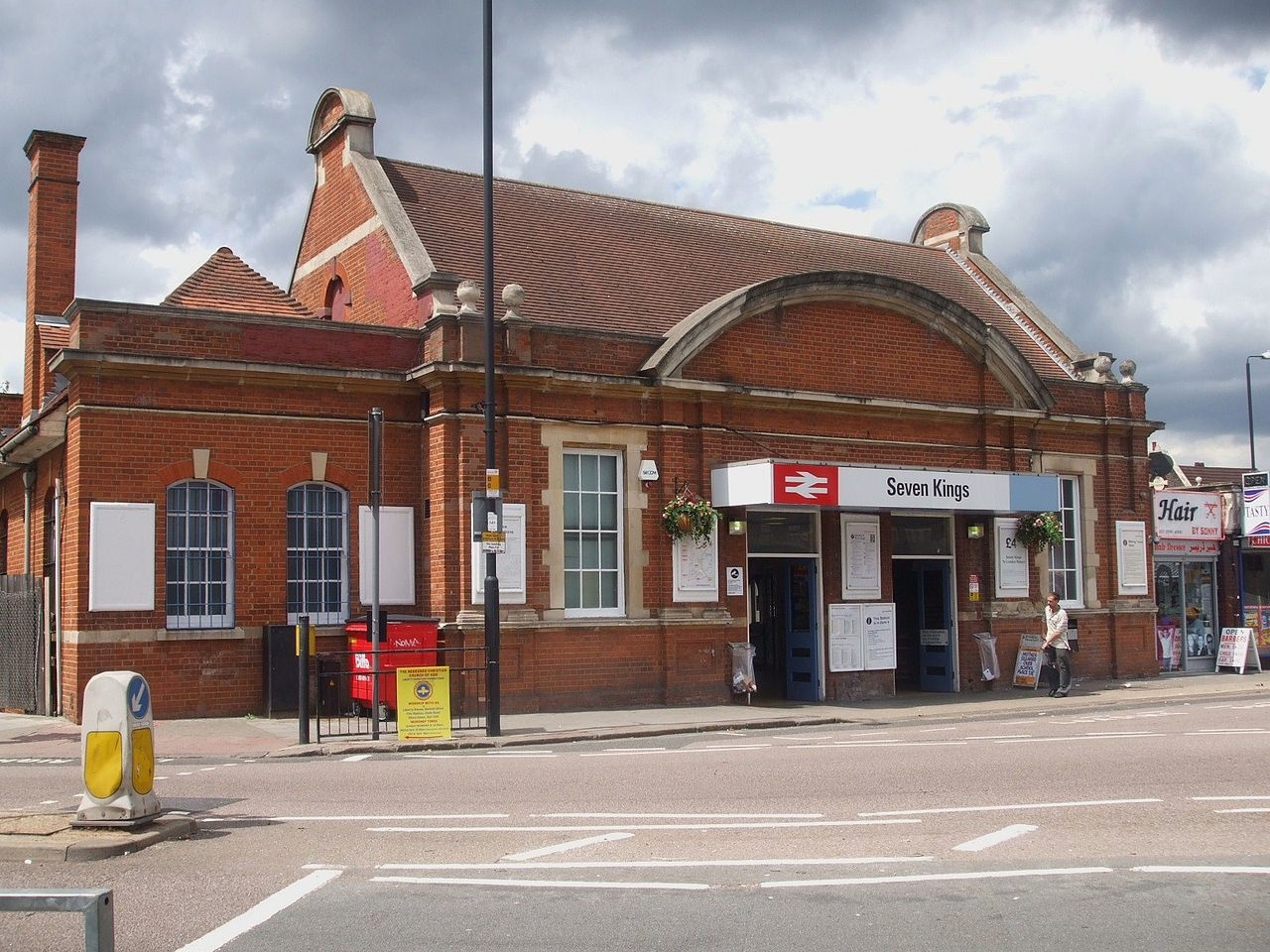 TfL kick-starts improvement works at eastern Crossrail stations