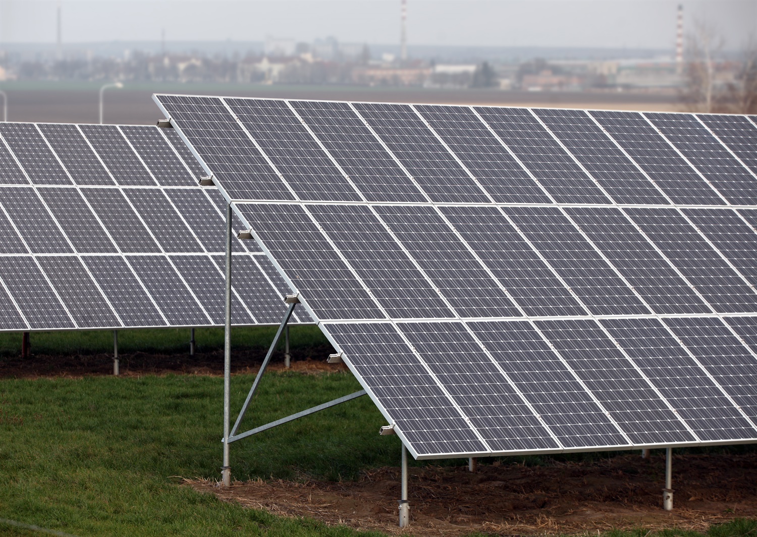 Solar panels could provide ‘significant amount’ of UK’s future rail power