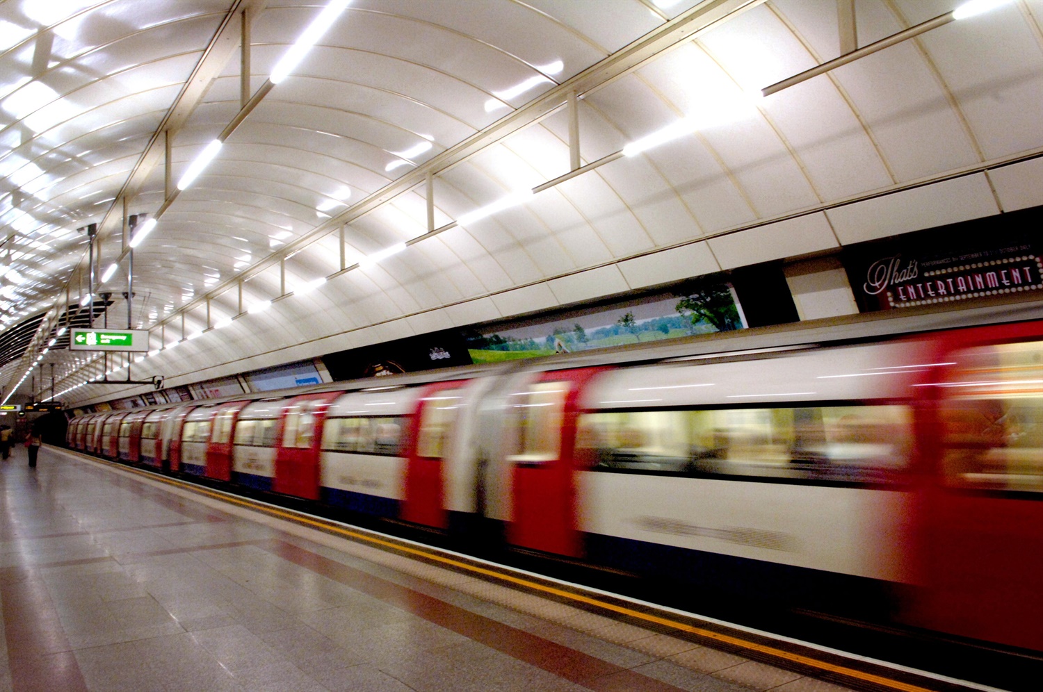 TfL issues £4.8m flooring contract for Piccadilly Line rolling stock