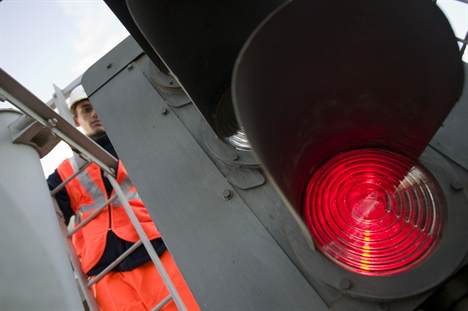 Network Rail fined £100,000 after track worker hit by train