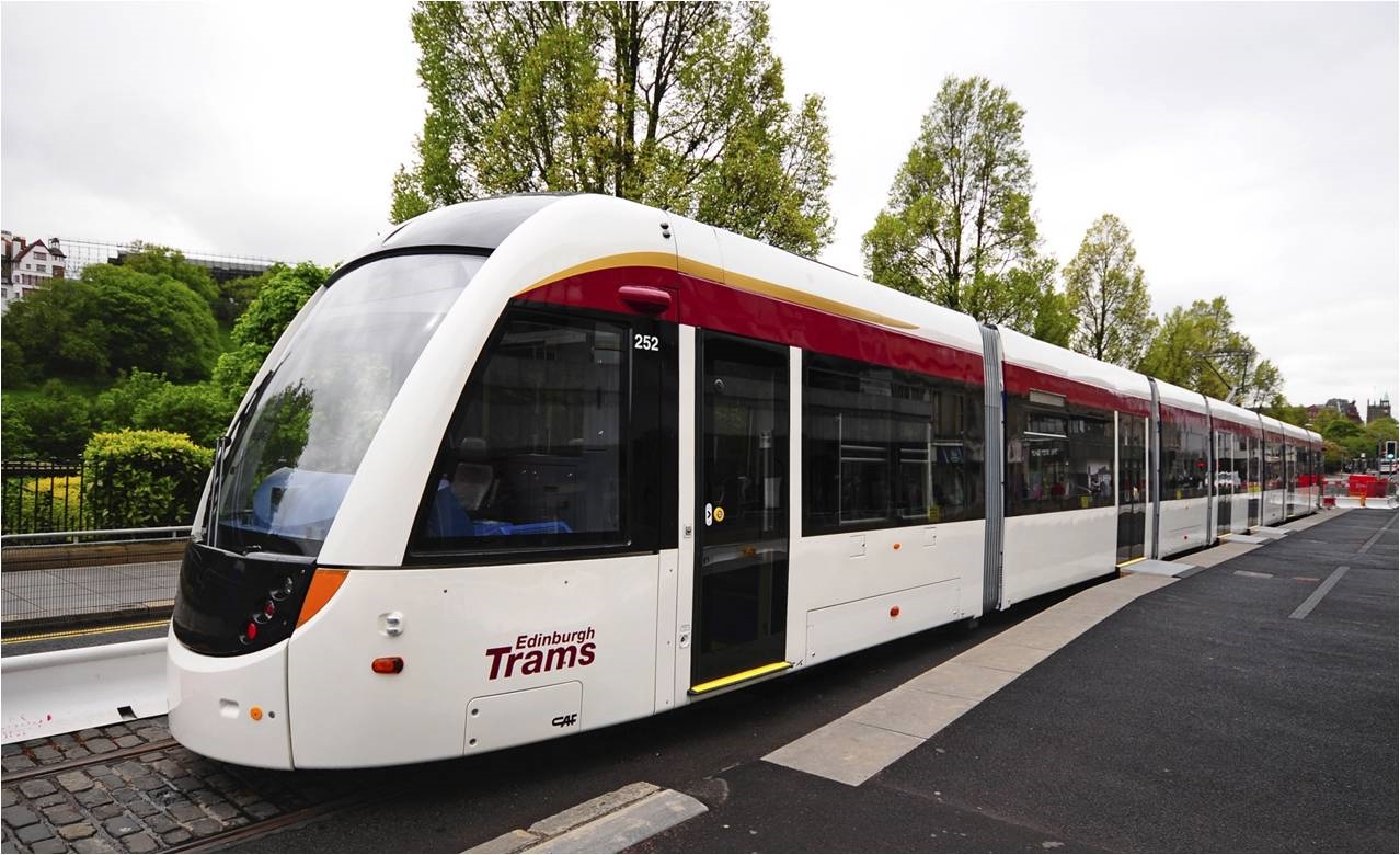 Edinburgh launches assessments into tram network extension