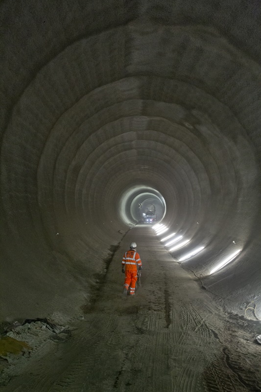 8 Tottenham Court Road platform tunnels  164643