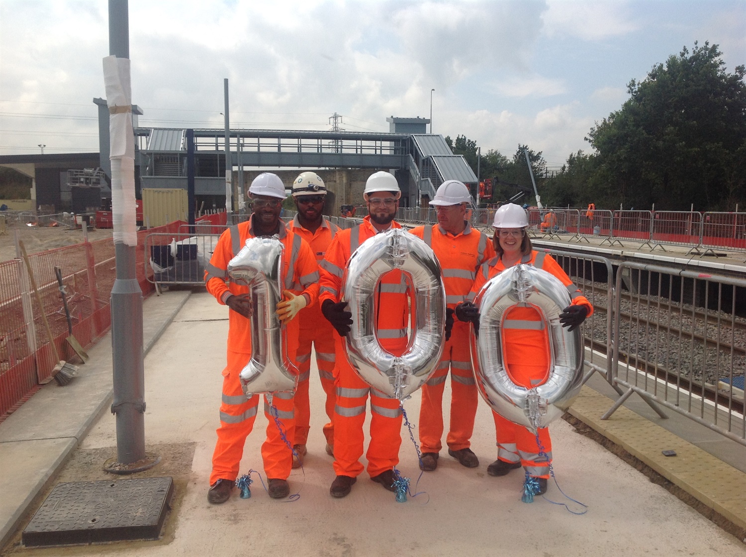 Last track laid for new Oxford-London line