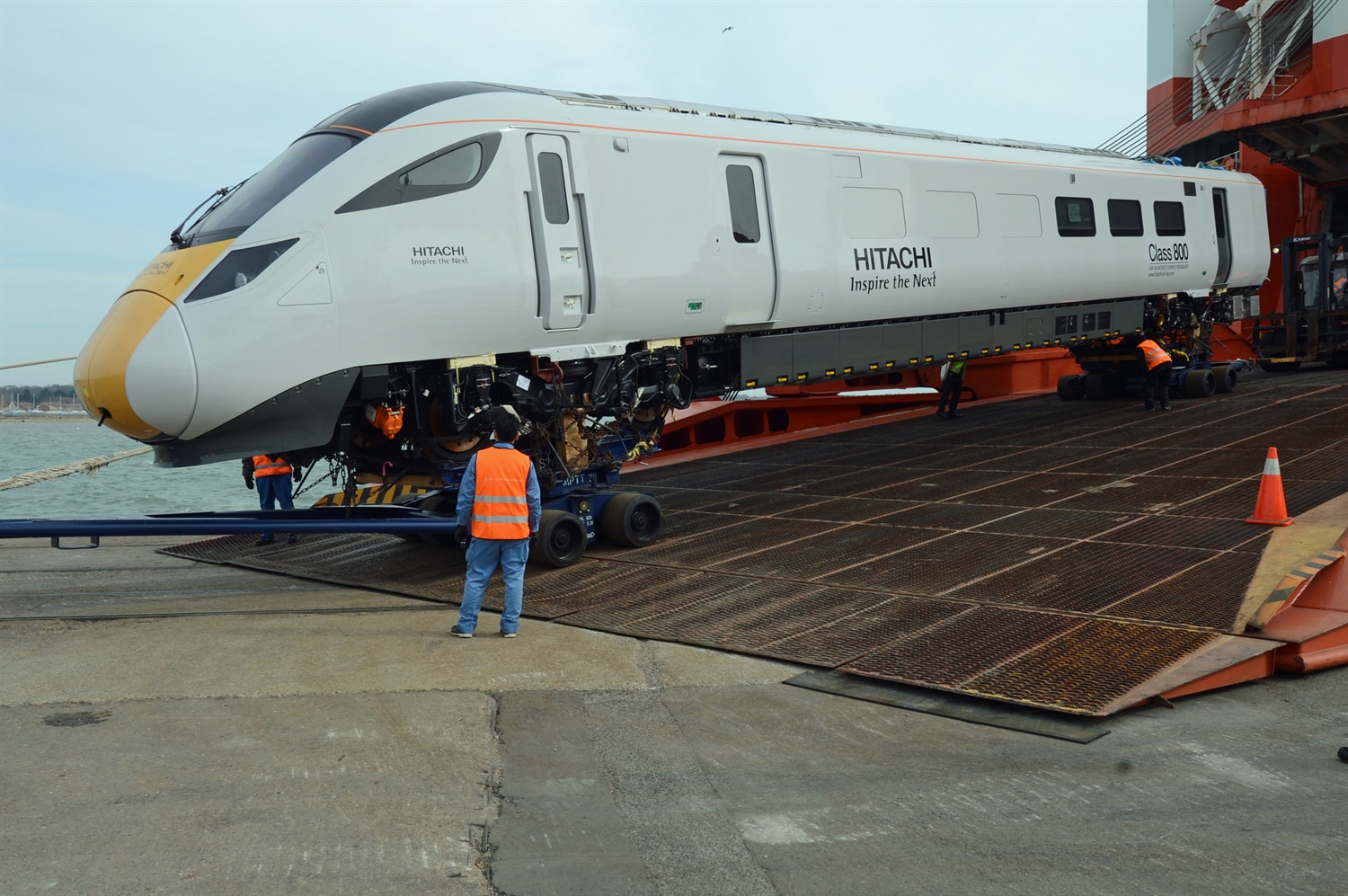 First Class 800 train for IEP lands in UK