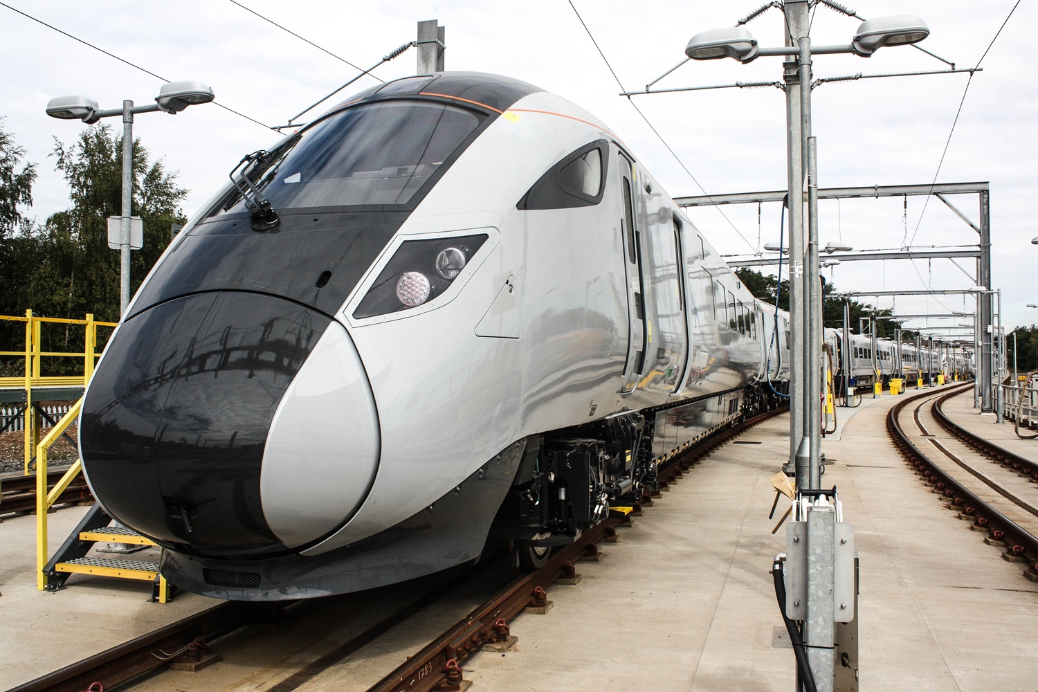 TPE’s Hitachi Class 802 Nova 1 fleet begins testing in UK