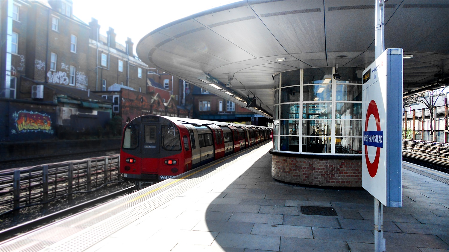 RAIB launches probe into Jubilee Line incident of 11 wide-open doors on moving train