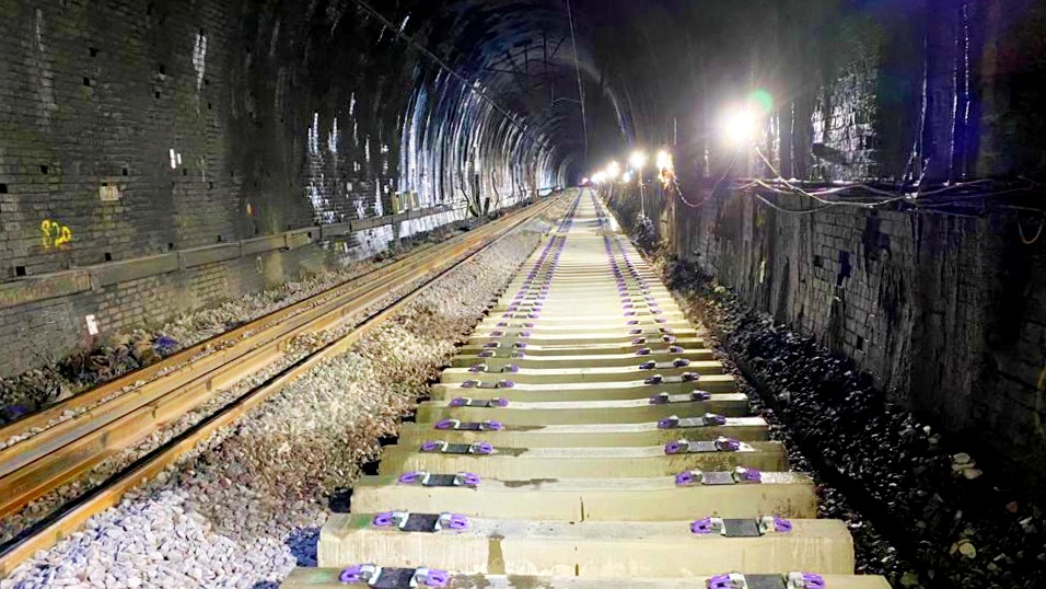 Victorian-era tunnel closure allows for West Coast main line improvement work 