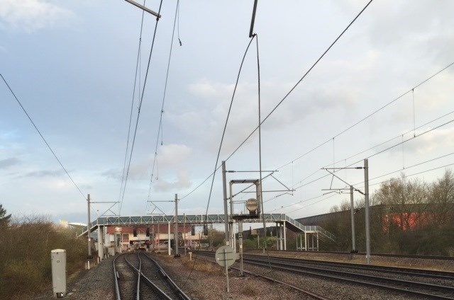 Trains cancelled and delayed across network after overhead wires collapse
