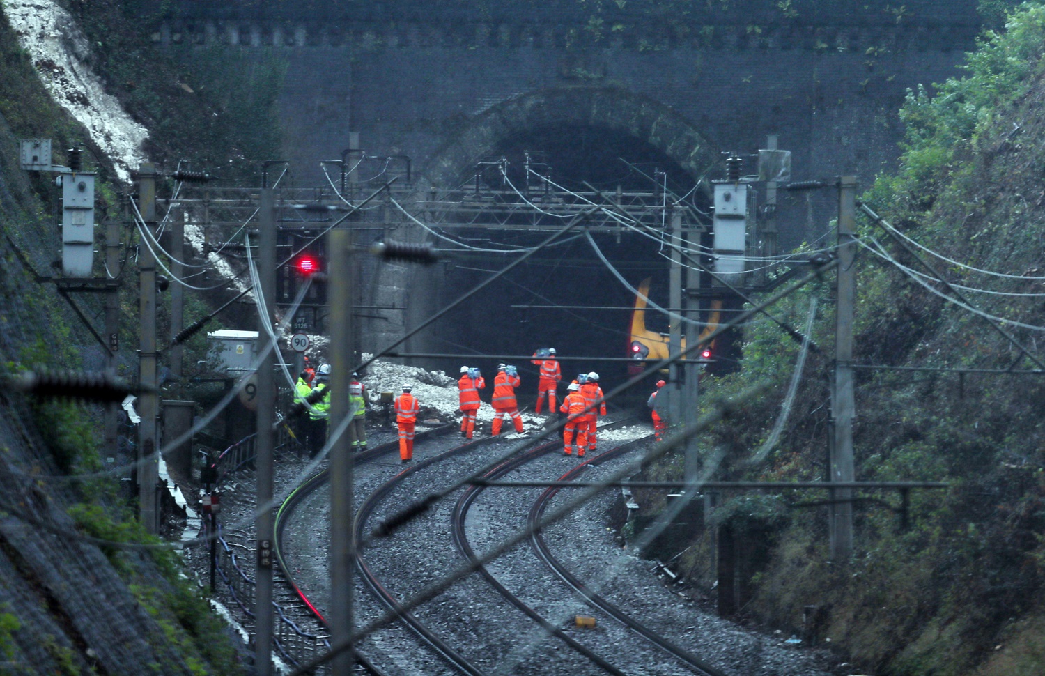 Major delays after train derails on landslip near Watford