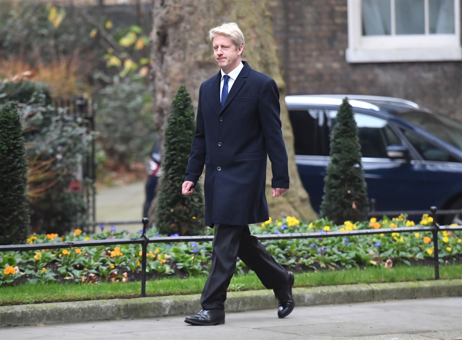 Transport minister Jo Johnson resigns over Brexit