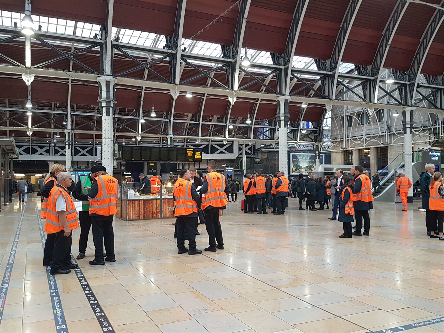 Paddington: New GWR Hitachi train takes down rail network whilst on its test run