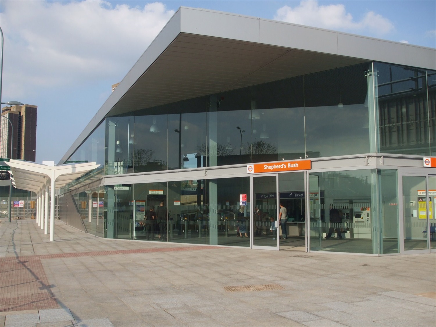 New footbridge and second entrance completed at Shepherd’s Bush station