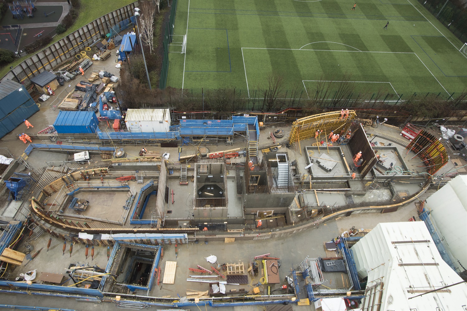 Crossrail updates passengers on Elizabeth Line construction progress