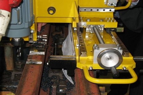 A novel and semi-automatic weld repair technique for rail defects
