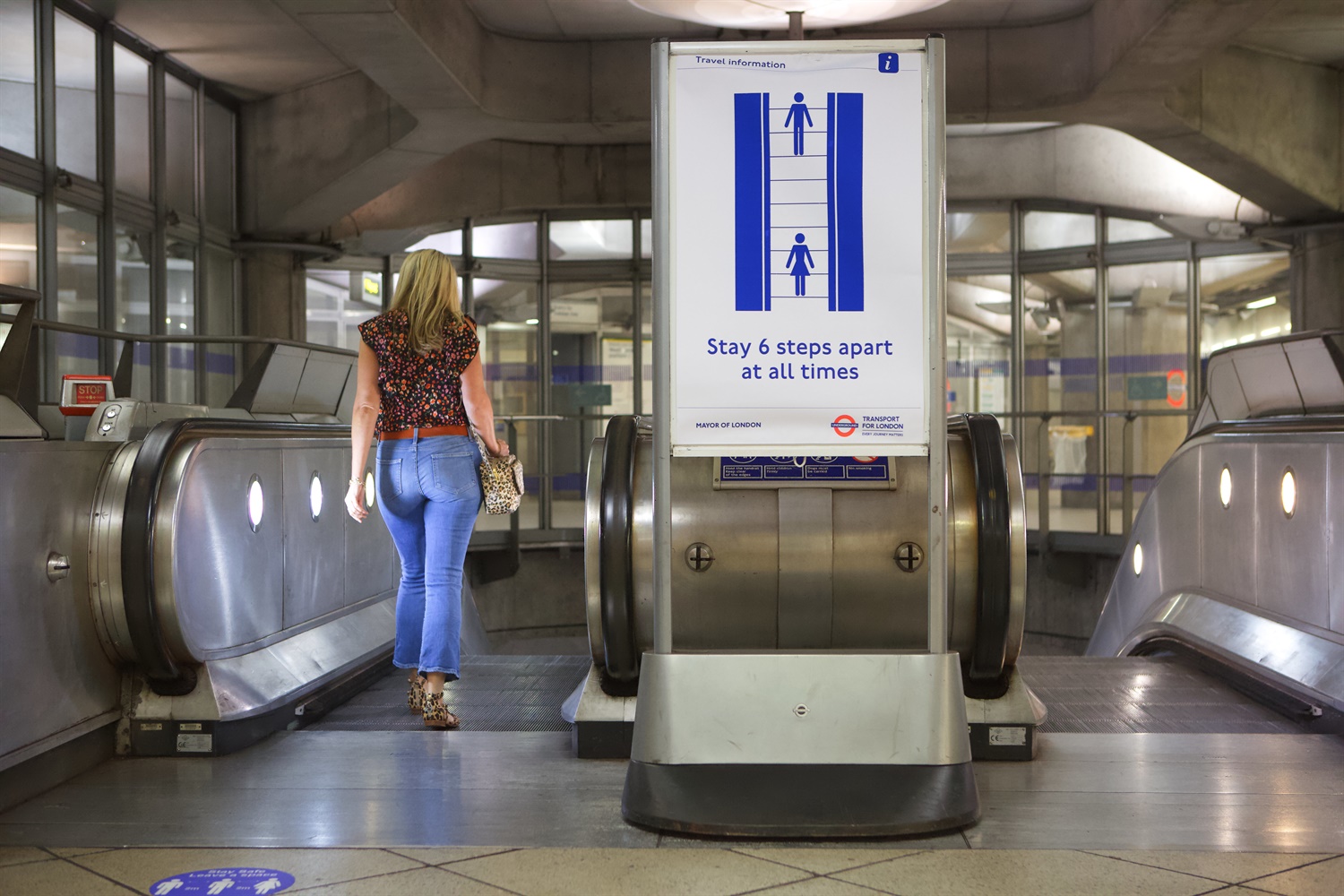 TfL Image - Station poster Stay 6 steps apart on escalators 2