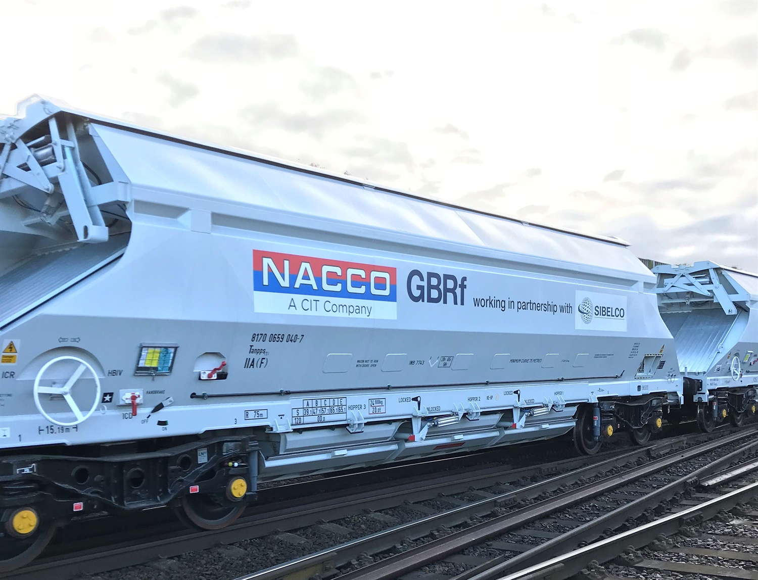 GB Railfreight picks up 41 new IIA hoppers