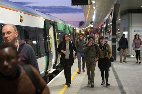 Two new platforms open at London Bridge station 