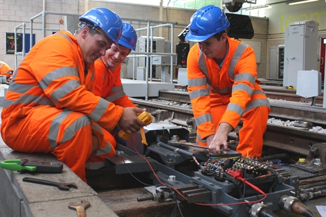 Apprenticeships scheme open at Network Rail