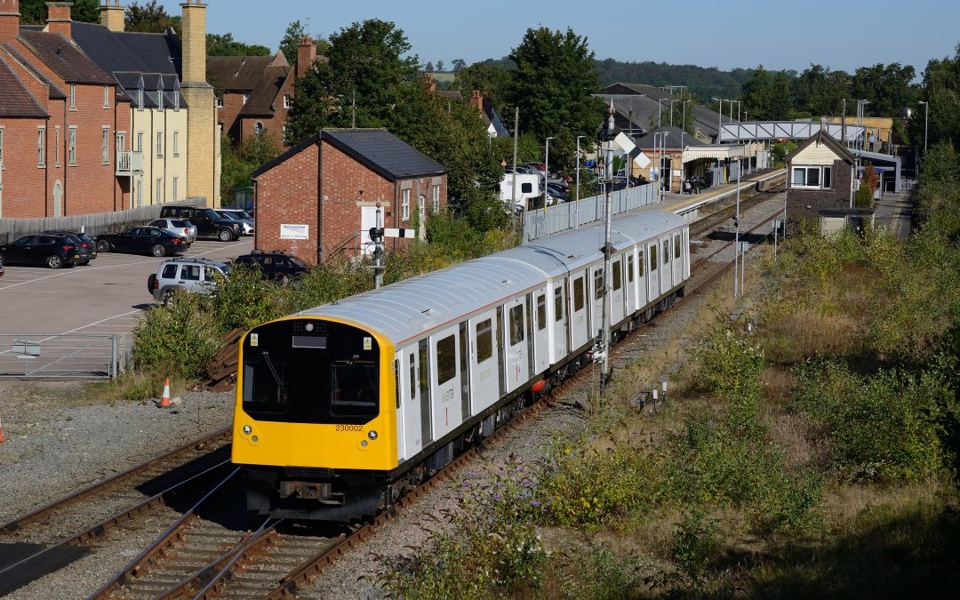 Vivarail’s Class 230 achieves UK first with 40-mile battery-powered trip