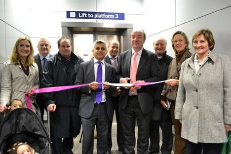 Norman Baker opens Earlsfield station