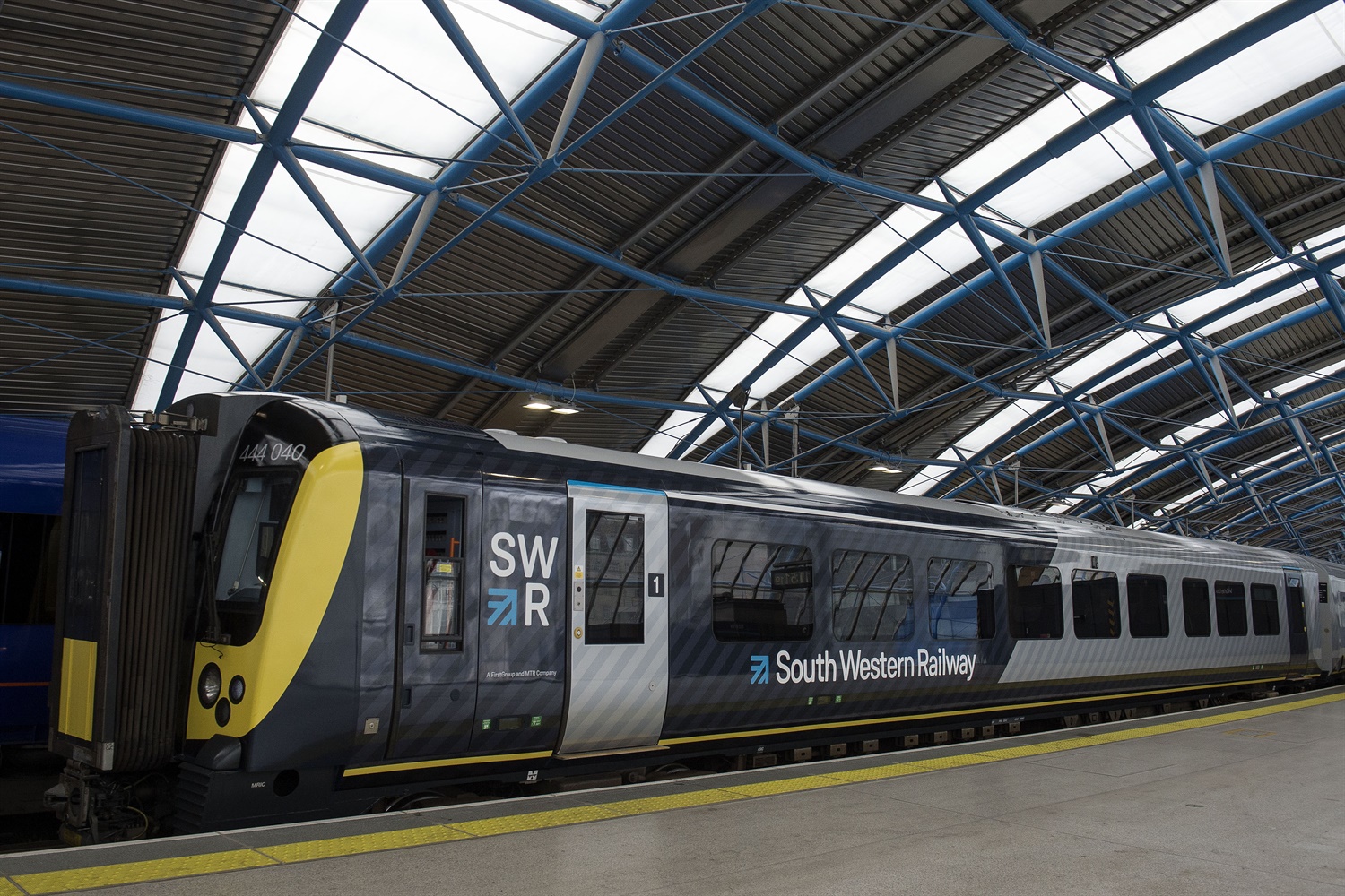 South Western Railway to become UK’s first 5G railway as FirstGroup announces deal for superfast Wi-Fi on trains