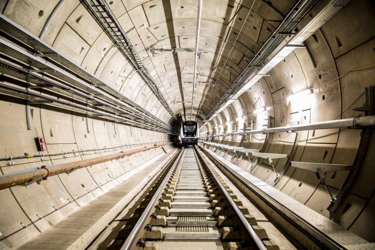 elizabeth line train makes successful maiden voyage across south east london 301051