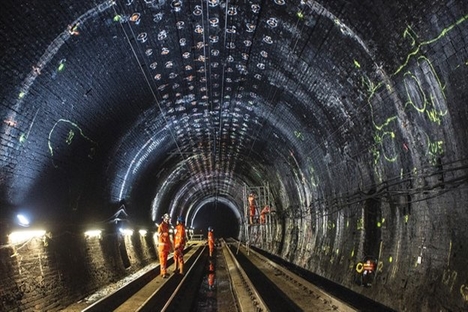 Contractors strengthening Edinburgh rail tunnel ahead of £200m development 
