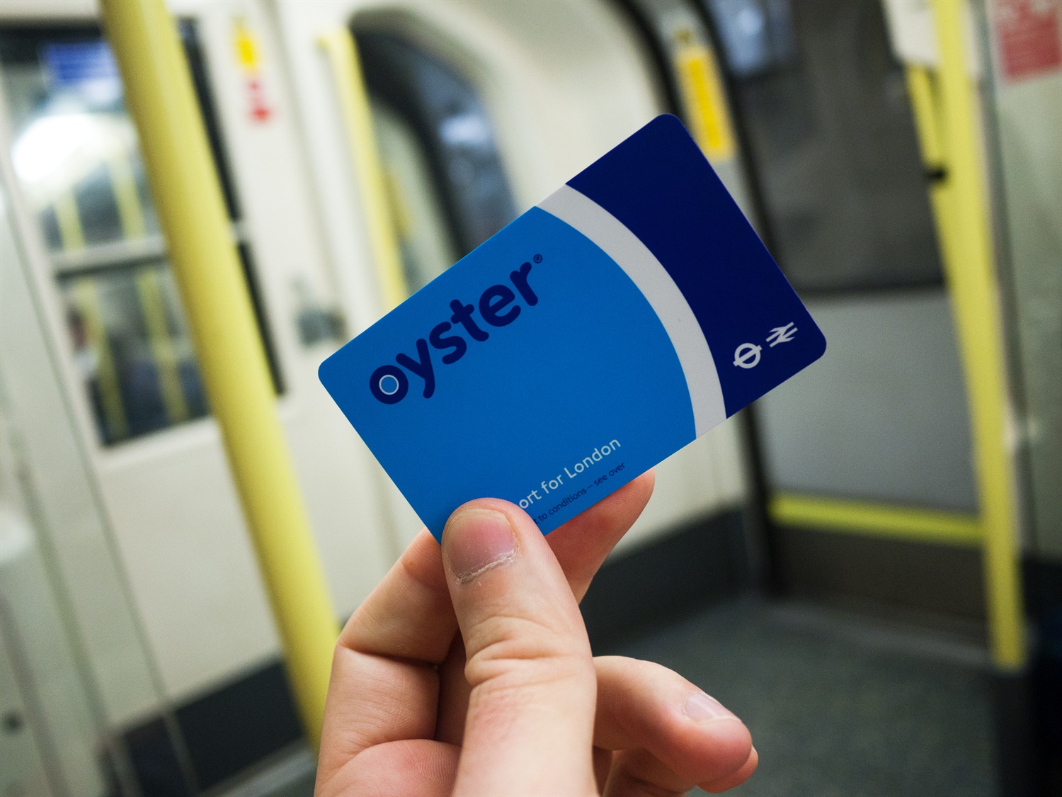 Rail minister urged to back extension of Oyster and contactless payments at London airports