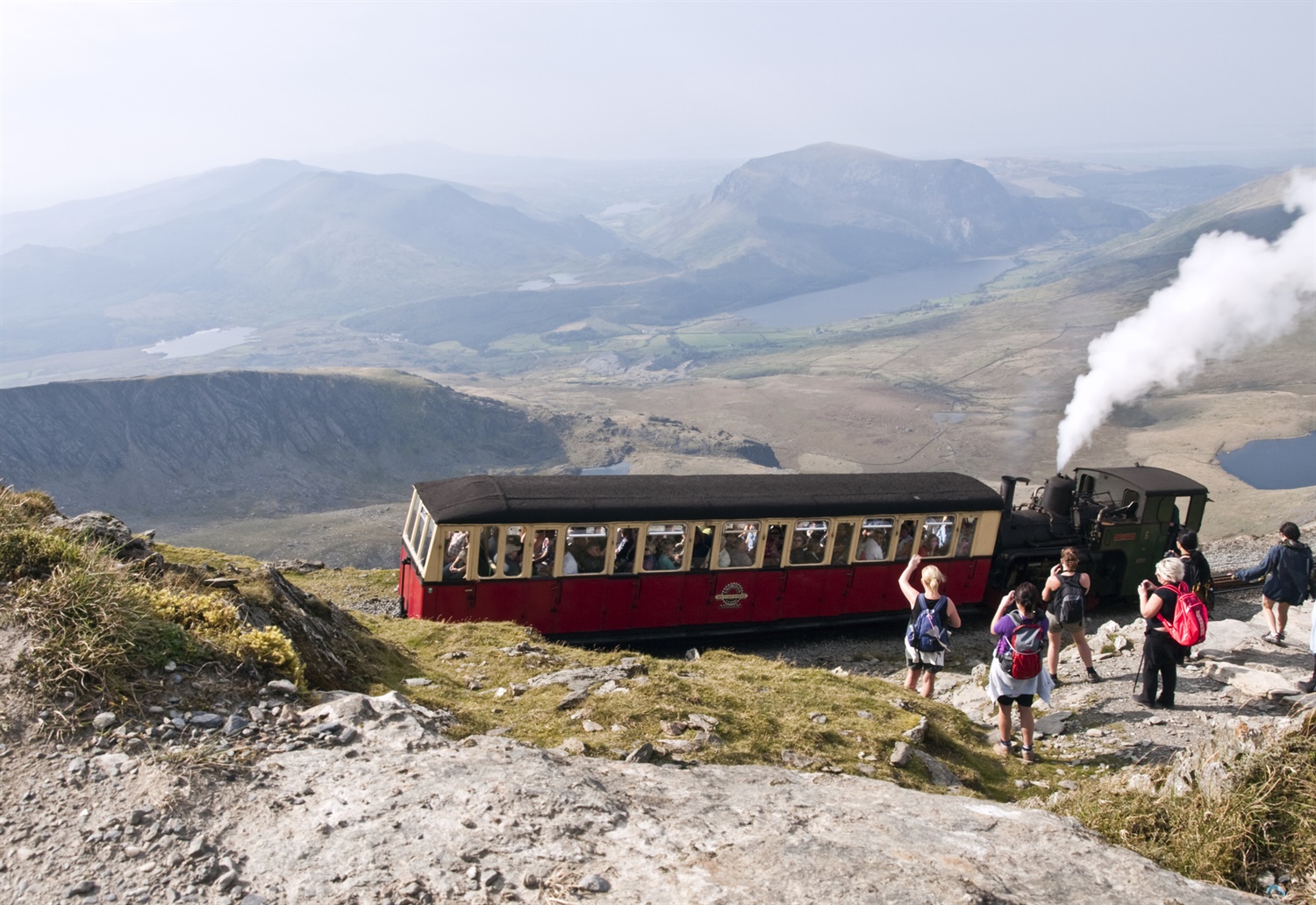 Snowdon Mountain Railway unveils plans for hybrid diesel locomotives