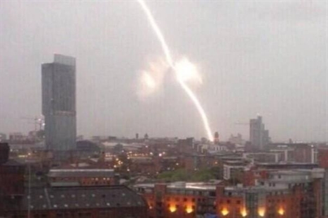 Piccadilly signalling knocked out by lightning