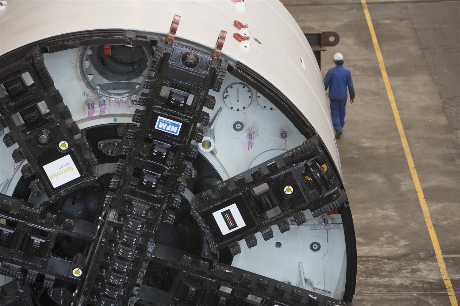 tfl-image---close-up-of-cutter-head---man-in-shot 25371091870 o